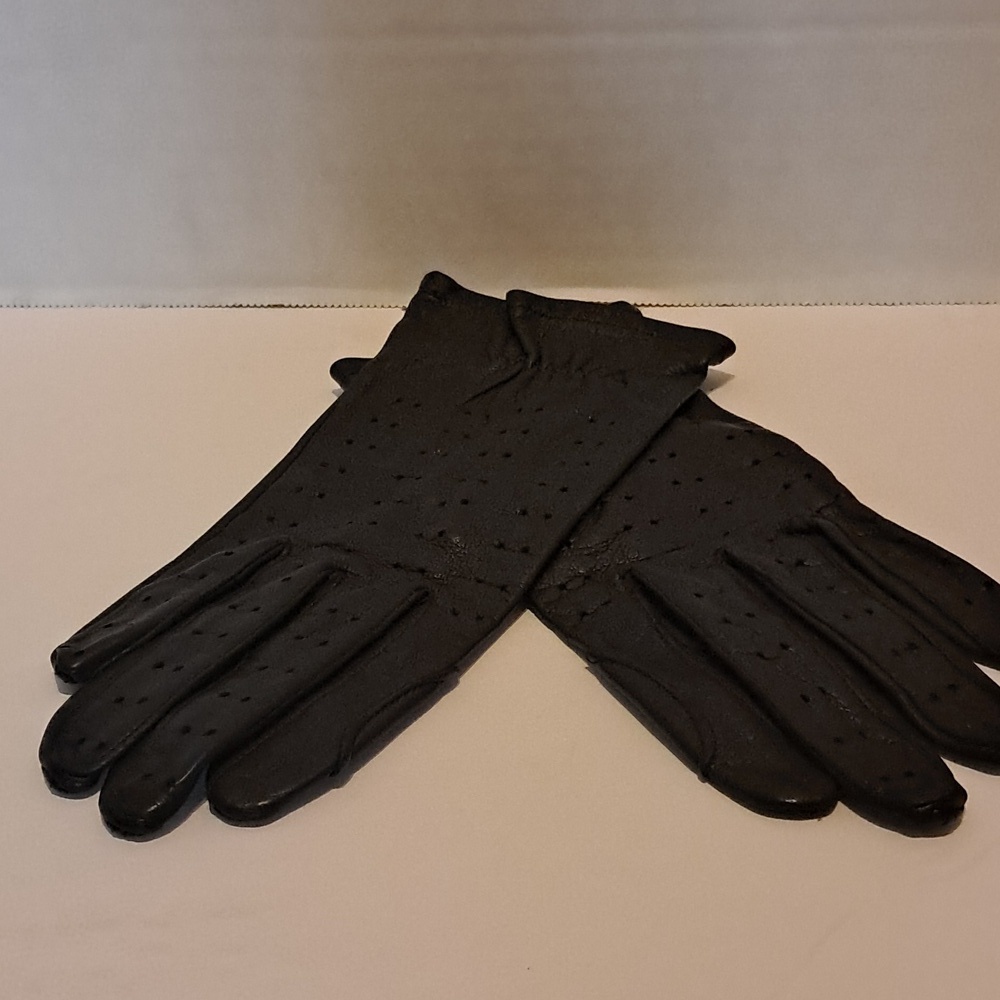 Vintage Leather Driving Gloves Perforated Elegant Sophisticated Fitted Preowned